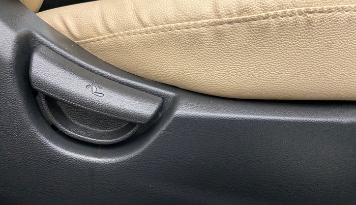 2017 Hyundai Xcent S 1.2, Petrol, Manual, 39,080 km, Driver Side Adjustment Panel