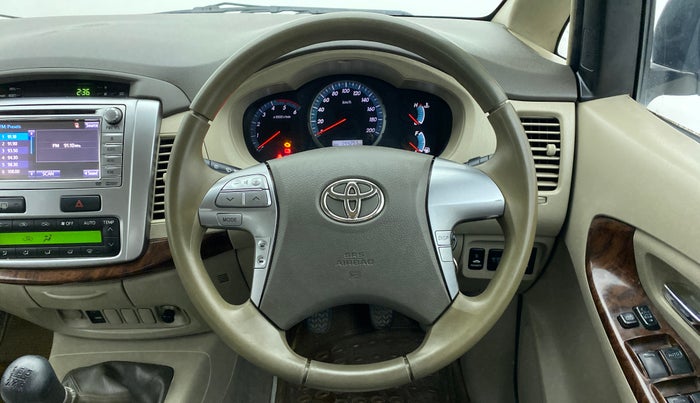 2014 Toyota Innova 2.5 VX 8 STR BS IV, Diesel, Manual, 1,44,255 km, Steering Wheel Close-up