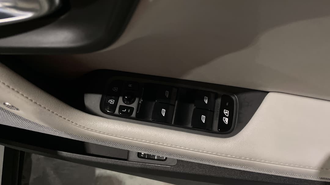 2022 Polestar 2 Std Range Single Motor 69kwh, Automatic, 58764 km, Drivers Side Door Panel Controls