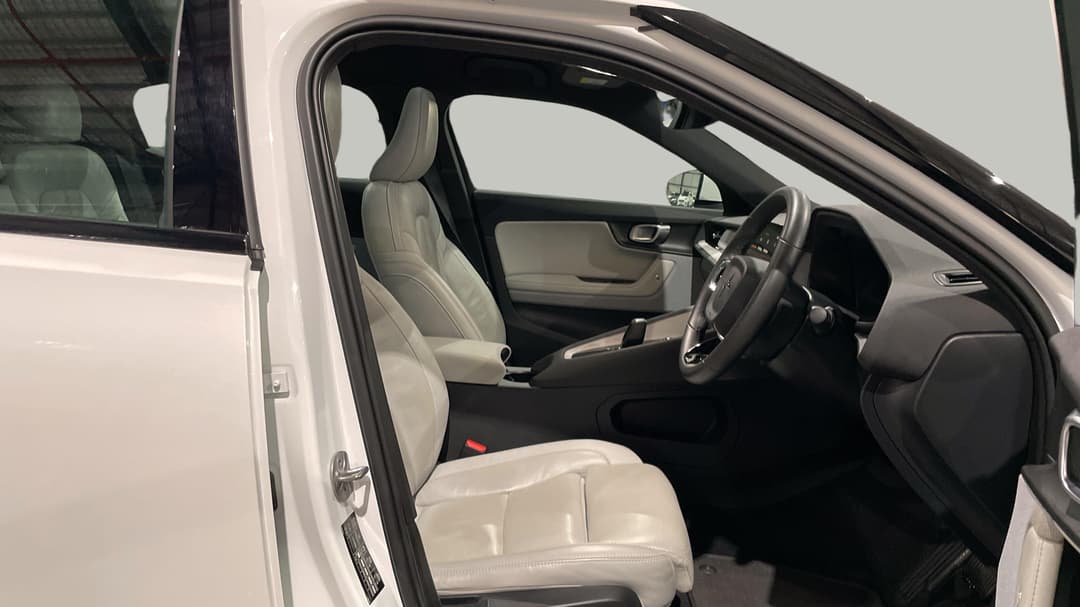 2022 Polestar 2 Std Range Single Motor 69kwh, Automatic, 58764 km, Right Side Front Door Cabin View