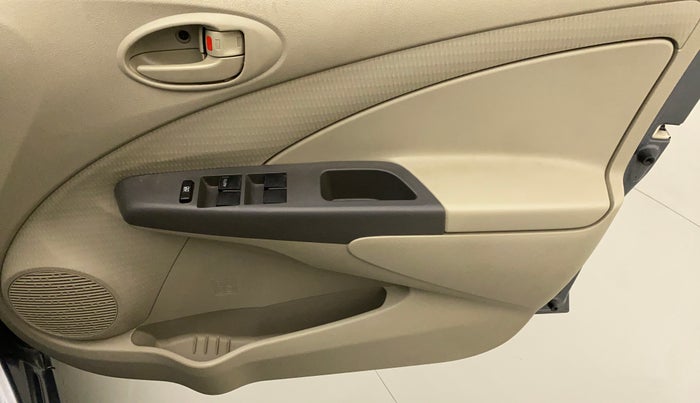 2014 Toyota Etios Liva G, Petrol, Manual, 23,449 km, Driver Side Door Panels Control