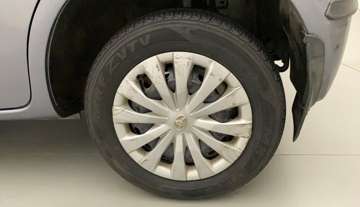 2014 Toyota Etios Liva G, Petrol, Manual, 23,449 km, Left Rear Wheel