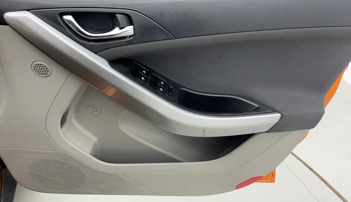 2018 Tata NEXON XZA+ 1.5, Diesel, Automatic, 19,363 km, Driver Side Door Panels Controls