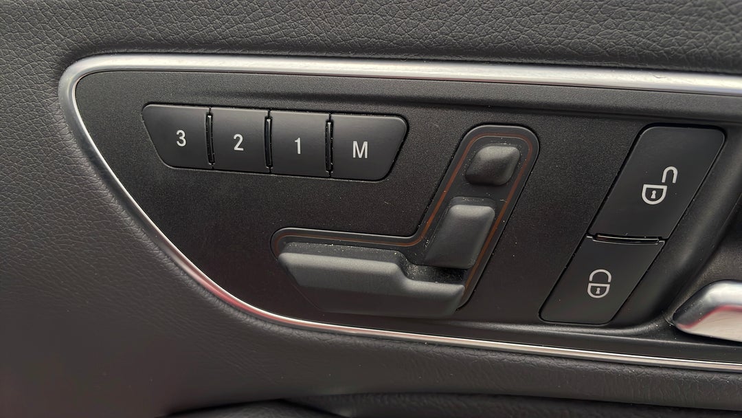2014 Mercedes-benz CLA 200, Automatic, 44331 km, Drivers Side Adjustment Panel