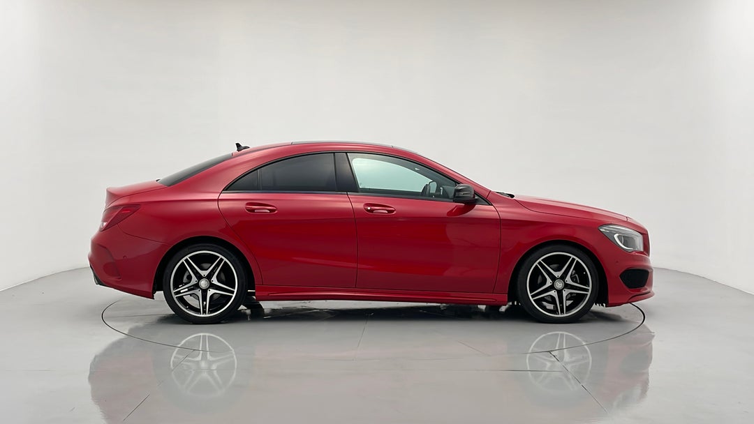 2014 Mercedes-benz CLA 200, Automatic, 44331 km, Right Side View