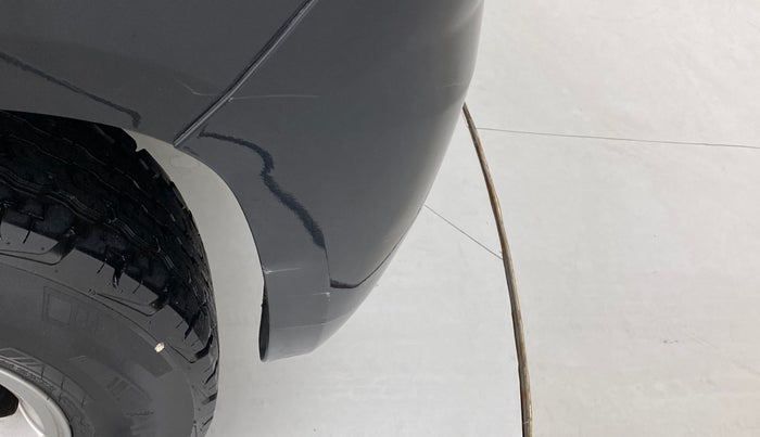 2018 Mahindra TUV300 T8, Diesel, Manual, 26,289 km, Rear bumper - Minor scratches