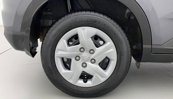 2022 Hyundai VENUE S 1.2, Petrol, Manual, 7,728 km, Right Rear Wheel