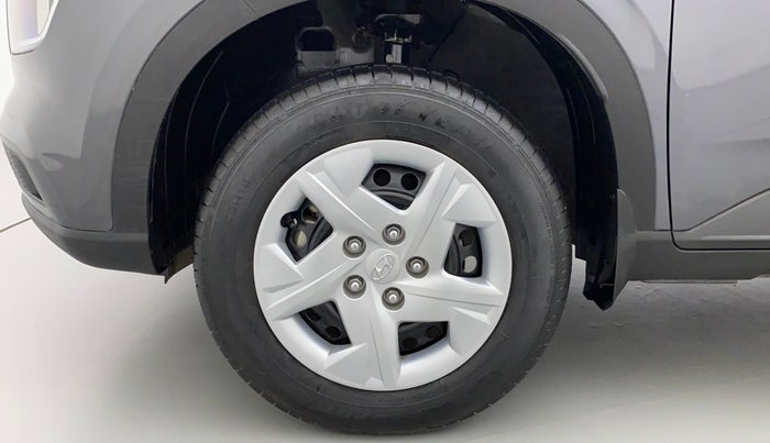 2022 Hyundai VENUE S 1.2, Petrol, Manual, 7,728 km, Left Front Wheel