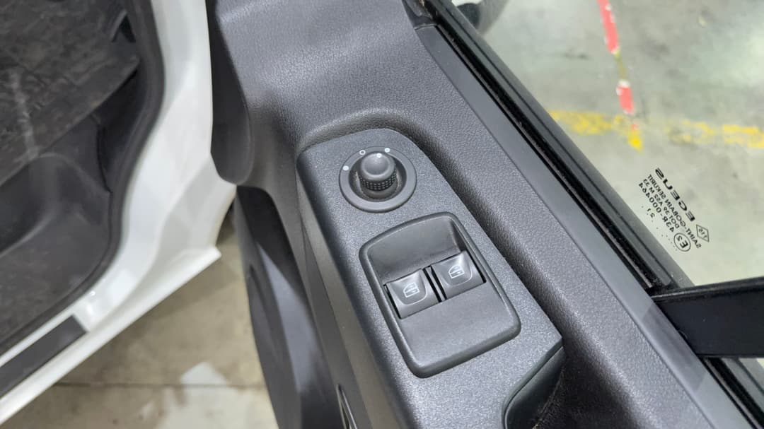 2021 Renault Trafic L2 Lwb Premium (125kw), Automatic, 69359 km, Drivers Side Door Panel Controls