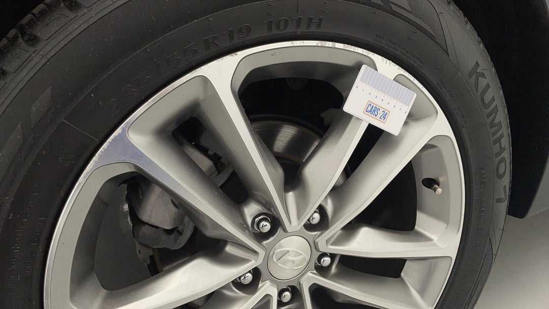 2015 Hyundai Santa Fe Highlander Crdi (4x4), Automatic, 140086 km, Wheels Rim Rear RHS Gutter Rash