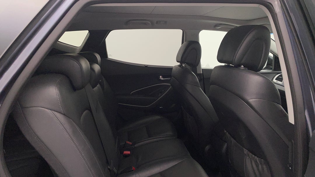 2015 Hyundai Santa Fe Highlander Crdi (4x4), Automatic, 140086 km, Right Side Rear Door Cabin View