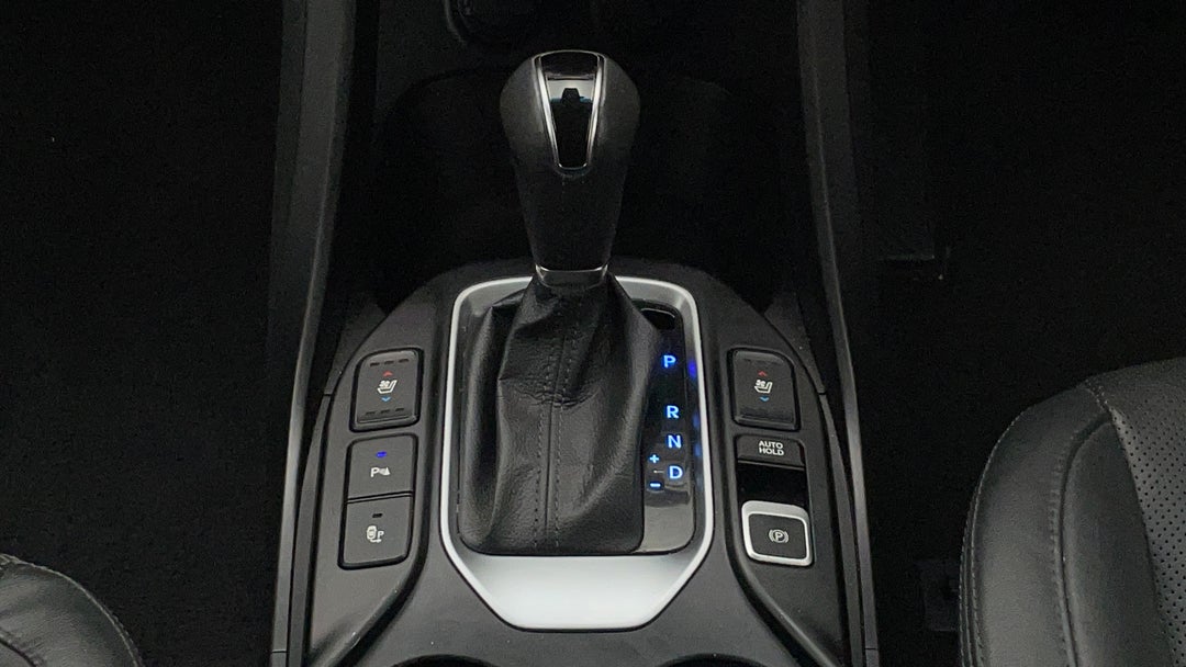 2015 Hyundai Santa Fe Highlander Crdi (4x4), Automatic, 140086 km, Gear Lever 