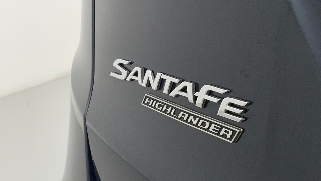 2015 Hyundai Santa Fe Highlander Crdi (4x4), Automatic, 140086 km, Badge (Boot Left Side)