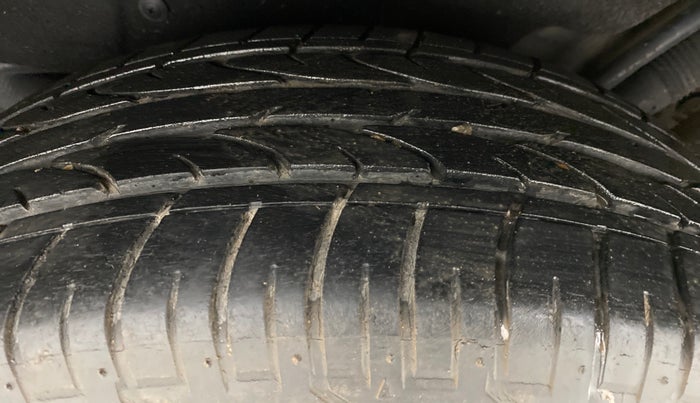 2018 Mahindra MARAZZO M8 7 STR, Diesel, Manual, 25,614 km, Left Rear Tyre Tread