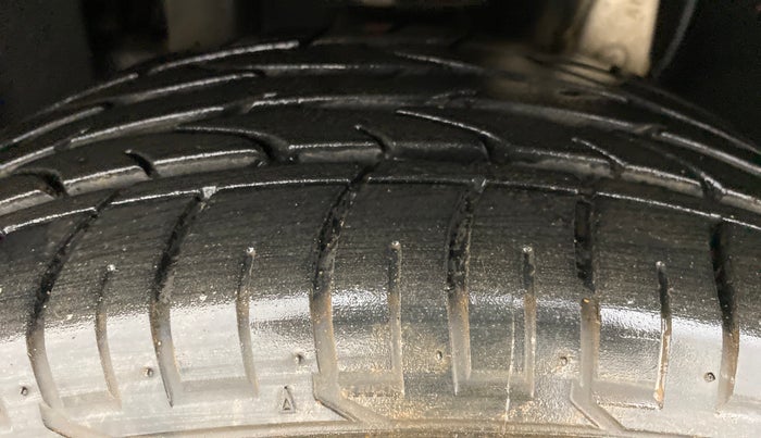 2018 Mahindra MARAZZO M8 7 STR, Diesel, Manual, 25,614 km, Left Front Tyre Tread