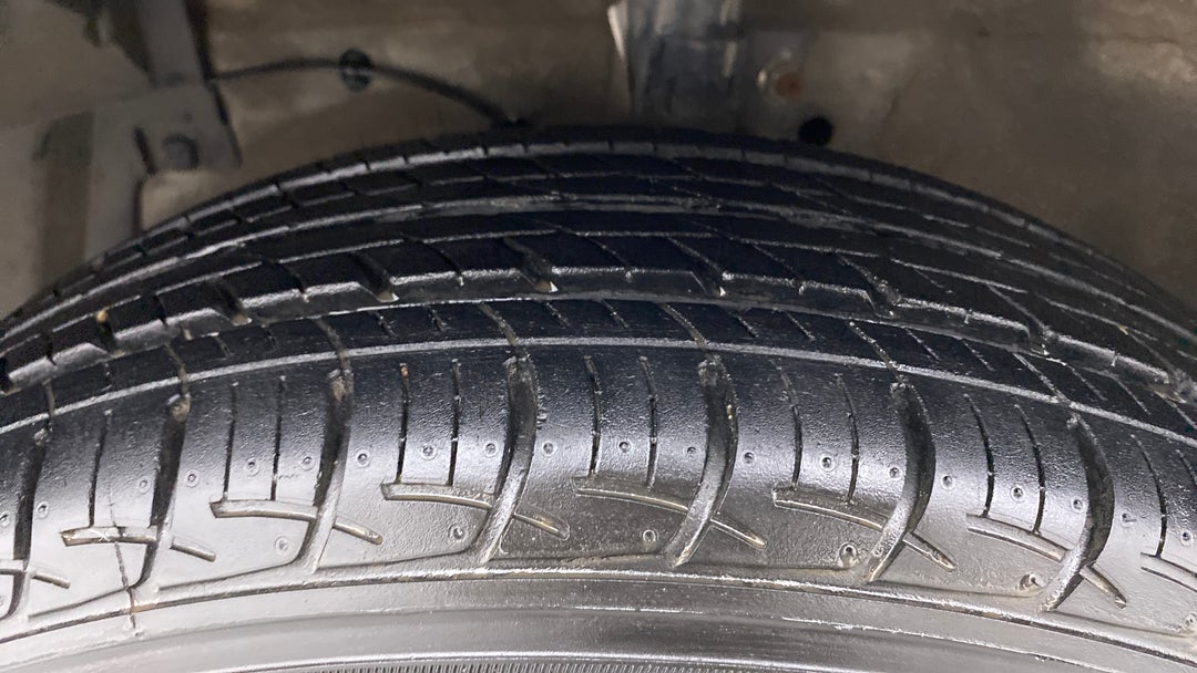 Left Front Tyre Tread