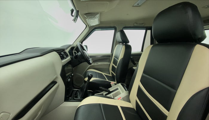 2020 Mahindra Scorpio S5, Diesel, Manual, 66,367 km, Right Side Front Door Cabin