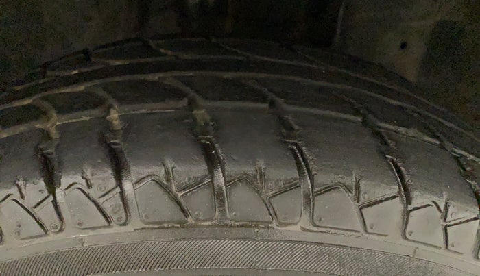 2015 Datsun Go Plus T, Petrol, Manual, 25,483 km, Right Front Tyre Tread