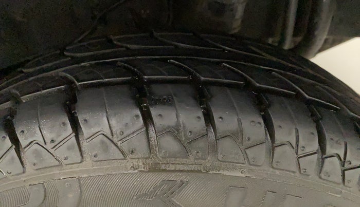 2015 Datsun Go Plus T, Petrol, Manual, 25,483 km, Left Rear Tyre Tread