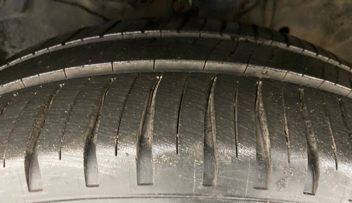 2018 Honda City V MT PETROL, Petrol, Manual, 23,771 km, Left Front Tyre Tread