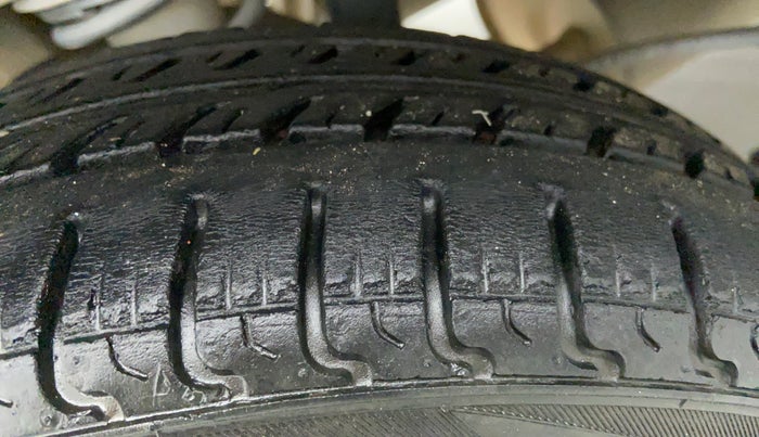 2014 Maruti Alto K10 VXI P, Petrol, Manual, 58,762 km, Right Rear Tyre Tread