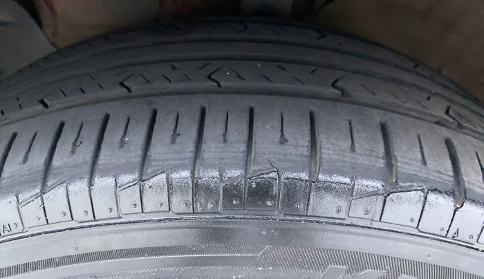 2015 Hyundai Creta 1.6 SX CRDI, Diesel, Manual, 67,546 km, Left Front Tyre Tread