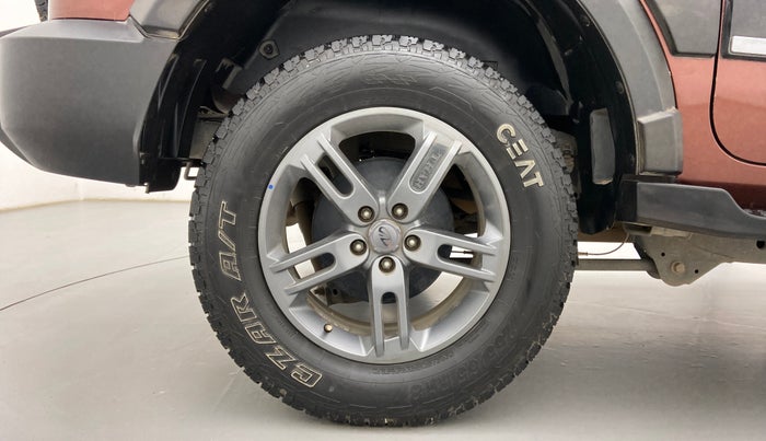 2020 Mahindra Thar LX  P 4WD AT CONVERTIBLE, Petrol, Automatic, 23,584 km, Right Rear Wheel