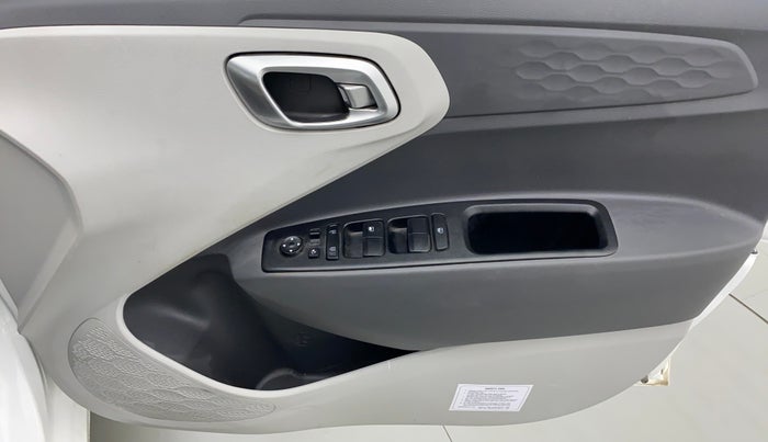 2021 Hyundai GRAND I10 NIOS SPORTZ CNG MT, CNG, Manual, 29,063 km, Driver Side Door Panels Control