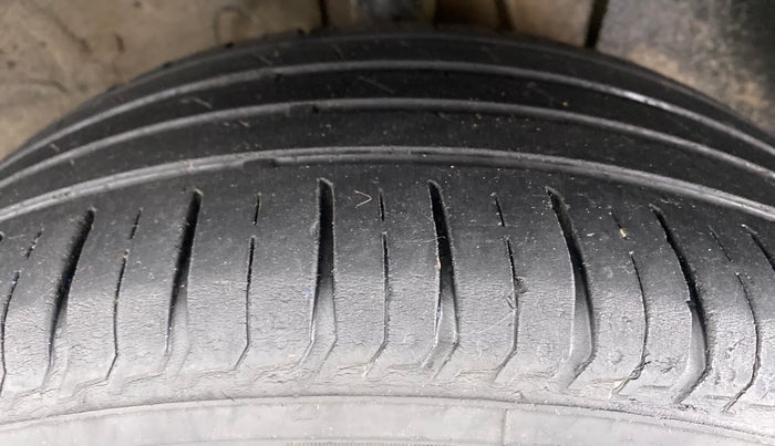 2019 Hyundai VENUE SX(O) CRDi, Diesel, Manual, 85,328 km, Right Front Tyre Tread