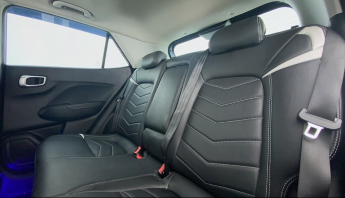 2019 Hyundai VENUE SX(O) CRDi, Diesel, Manual, 85,328 km, Right Side Rear Door Cabin