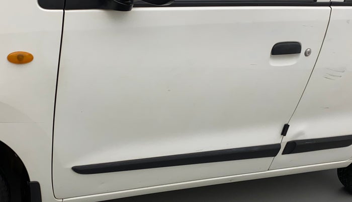 2012 Maruti Wagon R 1.0 LXI, Petrol, Manual, 41,128 km, Front passenger door - Minor scratches