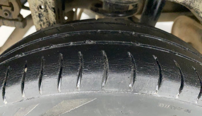2016 Maruti Alto K10 LXI CNG, CNG, Manual, 91,884 km, Right Rear Tyre Tread