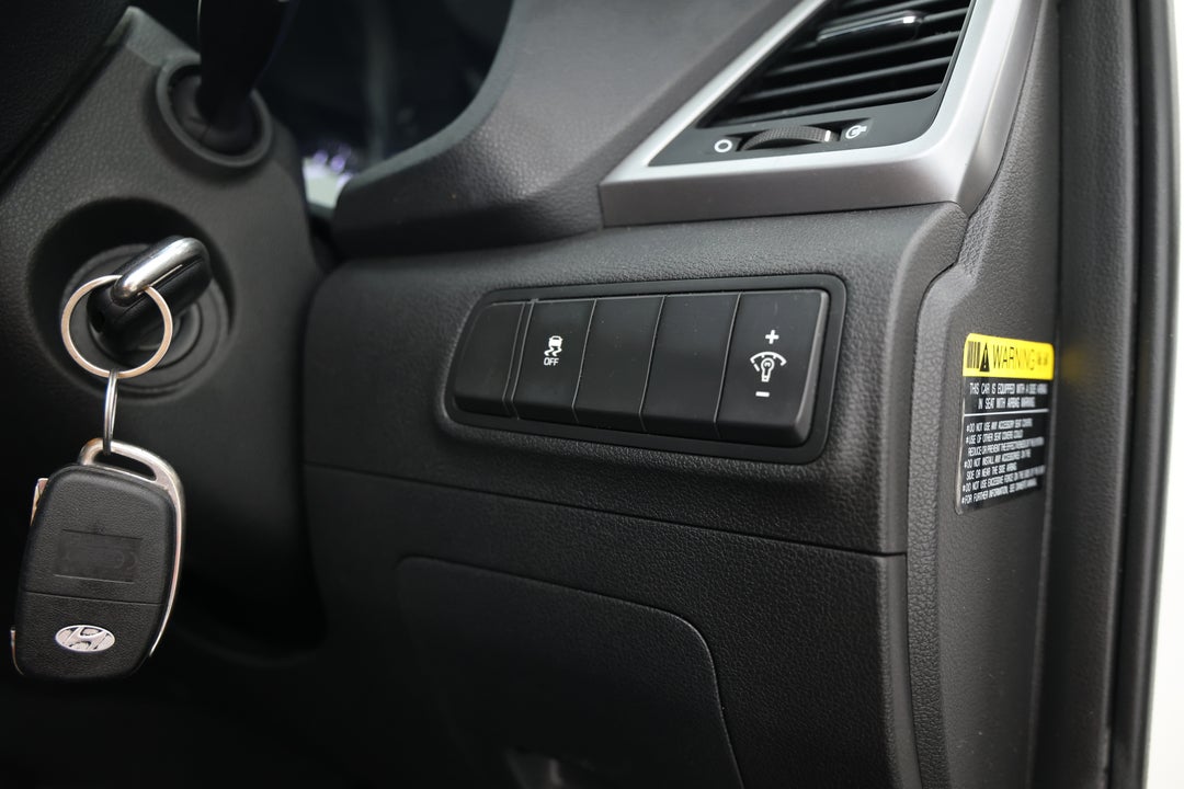 2017 Hyundai Tucson Active (FWD), Automatic, 125257 km, Utility Switches/Buttons