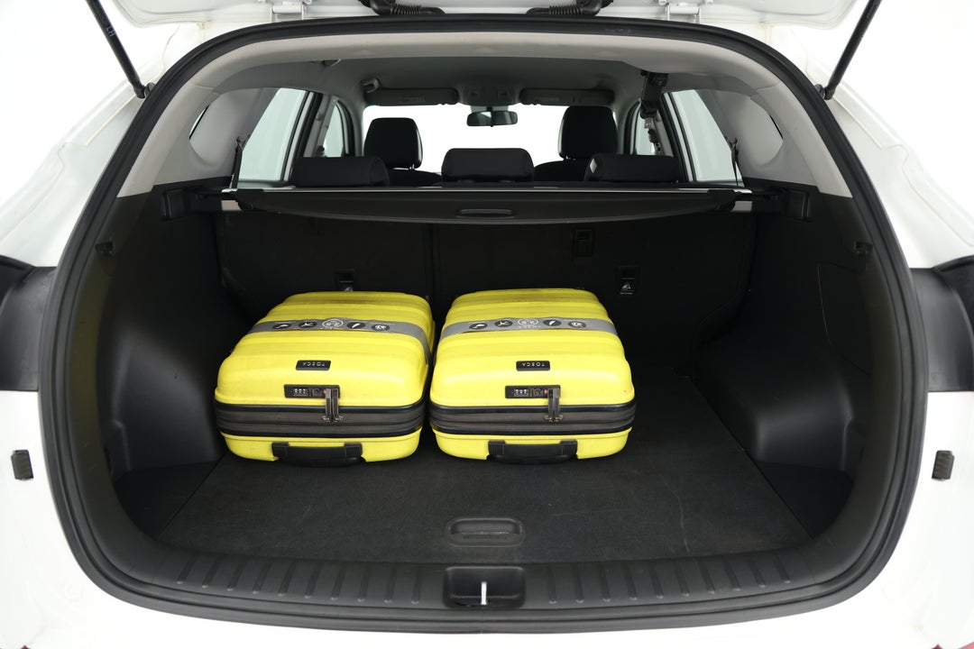 2017 Hyundai Tucson Active (FWD), Automatic, 125257 km, Boot Inside View with Luggage