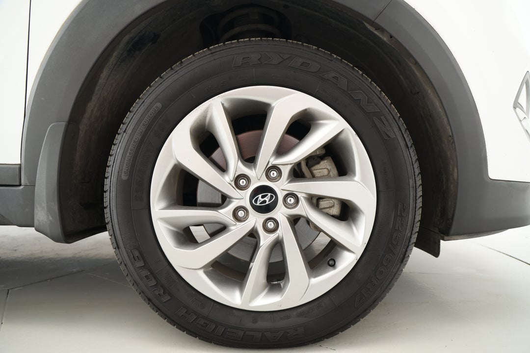 2017 Hyundai Tucson Active (FWD), Automatic, 125257 km, Right Front Wheel