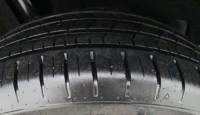 2019 Maruti Baleno ZETA 1.2 K12, Petrol, Manual, 9,353 km, Right Front Tyre Tread