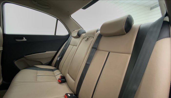 2014 Hyundai Xcent S 1.2, Petrol, Manual, 42,877 km, Right Side Rear Door Cabin