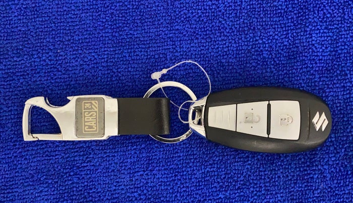 2017 Maruti Baleno ZETA CVT PETROL 1.2, Petrol, Automatic, 35,653 km, Key Close Up