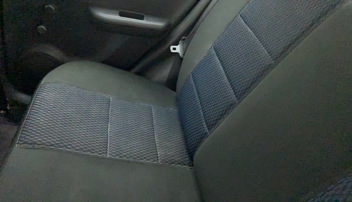2011 Maruti Swift LXI, Petrol, Manual, 54,277 km, Second-row right seat - Cover slightly stained
