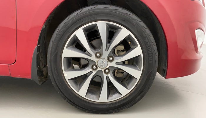 2016 Hyundai Verna FLUIDIC 4S 1.6 VTVT SX, Petrol, Manual, 64,164 km, Right Front Wheel