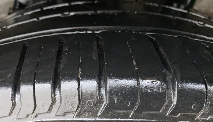 2019 Hyundai VENUE SX(O) CRDi, Diesel, Manual, 34,117 km, Left Rear Tyre Tread