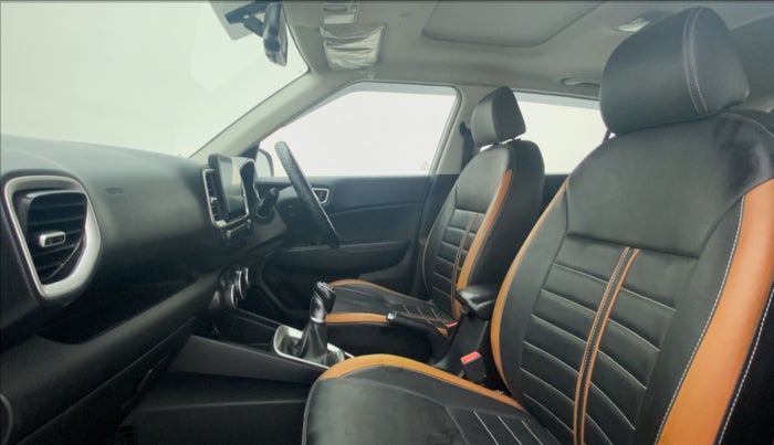 2019 Hyundai VENUE SX(O) CRDi, Diesel, Manual, 34,117 km, Right Side Front Door Cabin