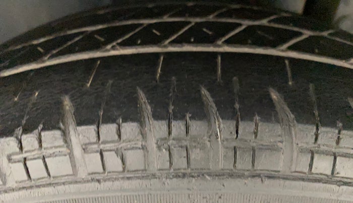 2012 Maruti Swift VDI, Diesel, Manual, 70,955 km, Left Rear Tyre Tread