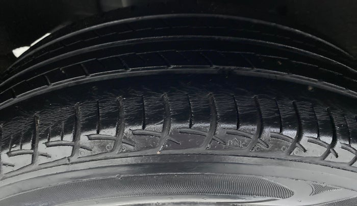 2017 Maruti Baleno DELTA 1.2 K12, Petrol, Manual, 51,813 km, Right Rear Tyre Tread