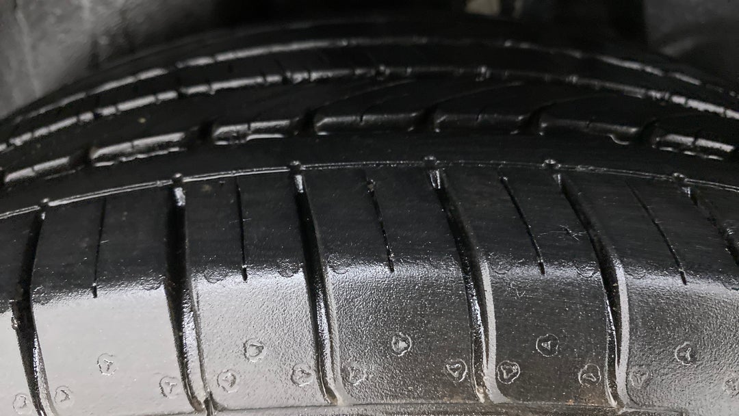 Left Rear Tyre Tread