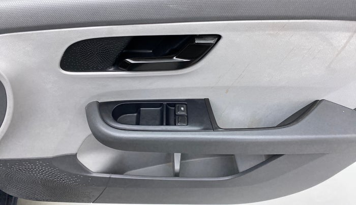 2021 Tata ALTROZ XE 1.2, Petrol, Manual, 5,596 km, Driver Side Door Panels Control