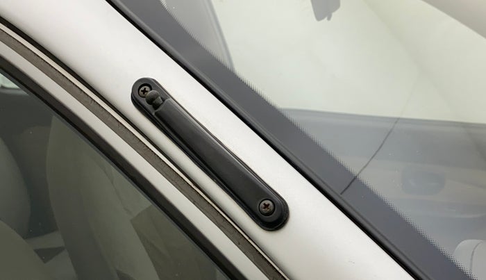 2012 Hyundai Santro Xing GL PLUS, CNG, Manual, 78,263 km, Roof - Antenna has minor damage