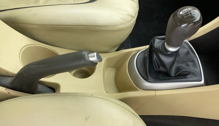 2015 Hyundai Verna FLUIDIC 1.6 CRDI S, Diesel, Manual, 47,361 km, Gear Lever