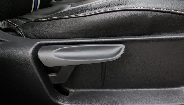 2019 Volkswagen Polo COMFORTLINE 1.0L MPI, Petrol, Manual, 54,611 km, Driver Side Adjustment Panel