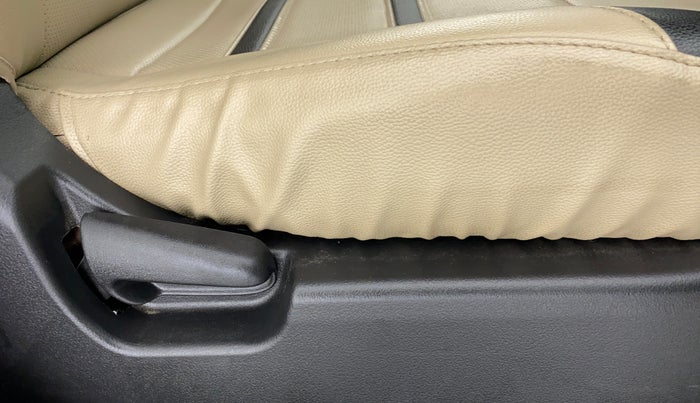 2018 Maruti Wagon R 1.0 VXI, Petrol, Manual, 14,172 km, Driver Side Adjustment Panel